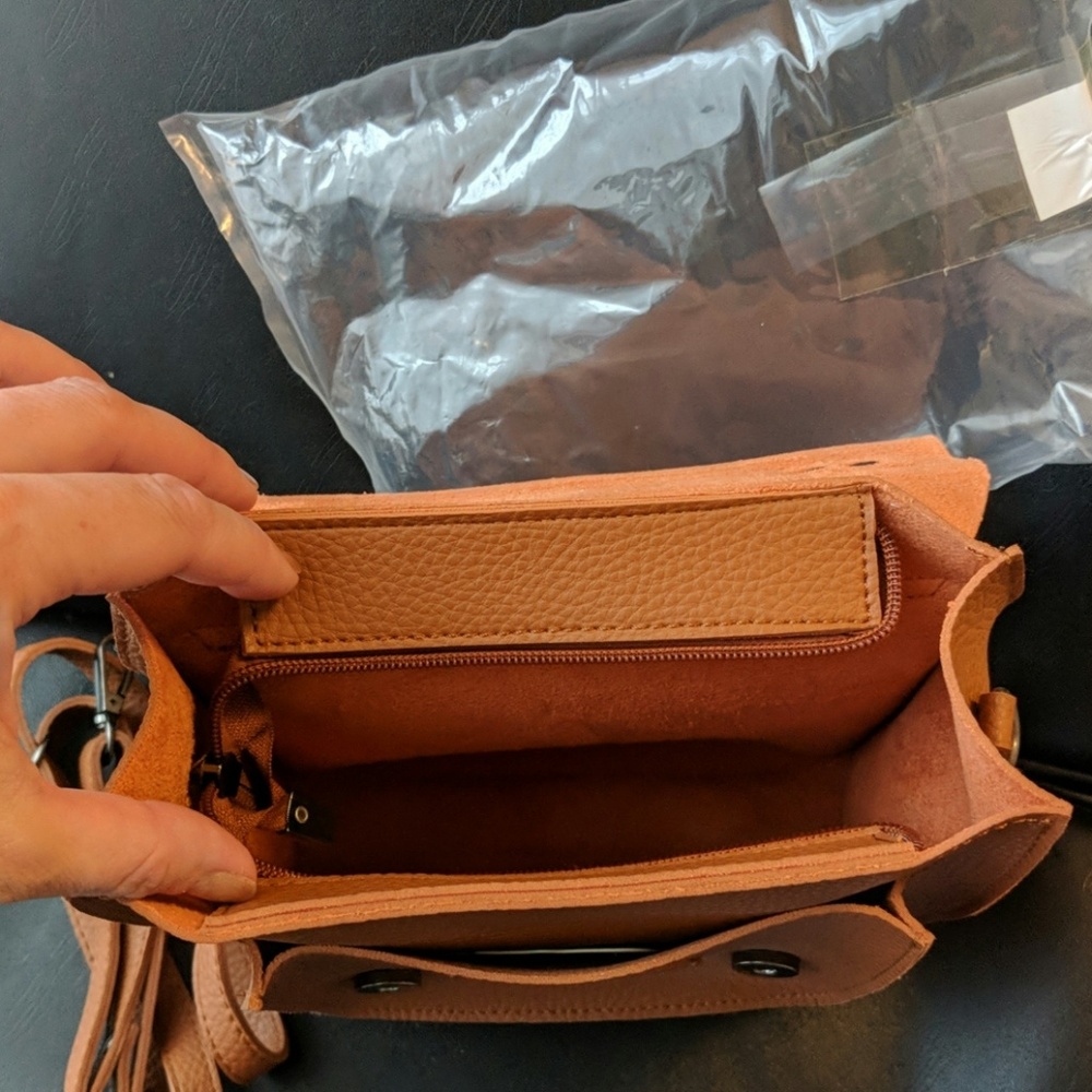 NWT Handbag - Picture 7 of 8